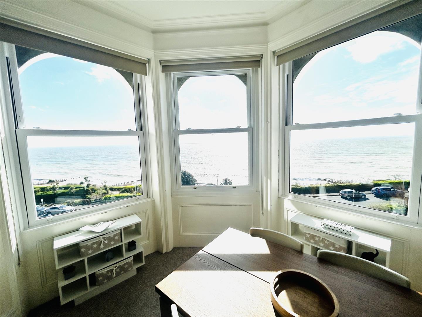 3 Bedroom Flat/Apartment. Highcliff Court, 7 South Cliff in Eastbourne, East Sussex 5